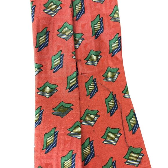 Aquascutum of London Red Green Blue Silk Tie Hand Made U.S.A - Picture 3 of 6